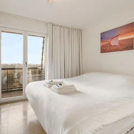 Ster Der Zee-fijn App Met Uitgestrekt Zicht Op Zee *